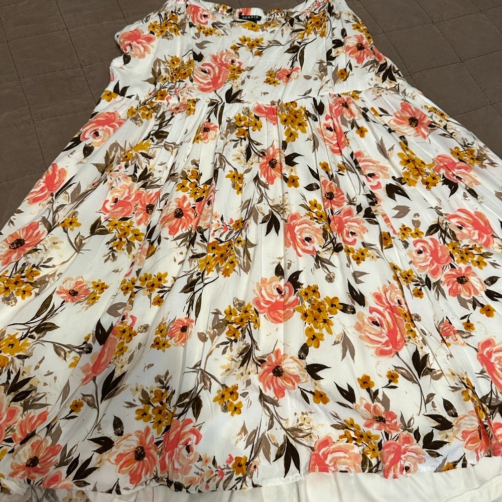 Torrid Cream Pleated Midi Dress for Casual Resort Wear- POCKETS!!